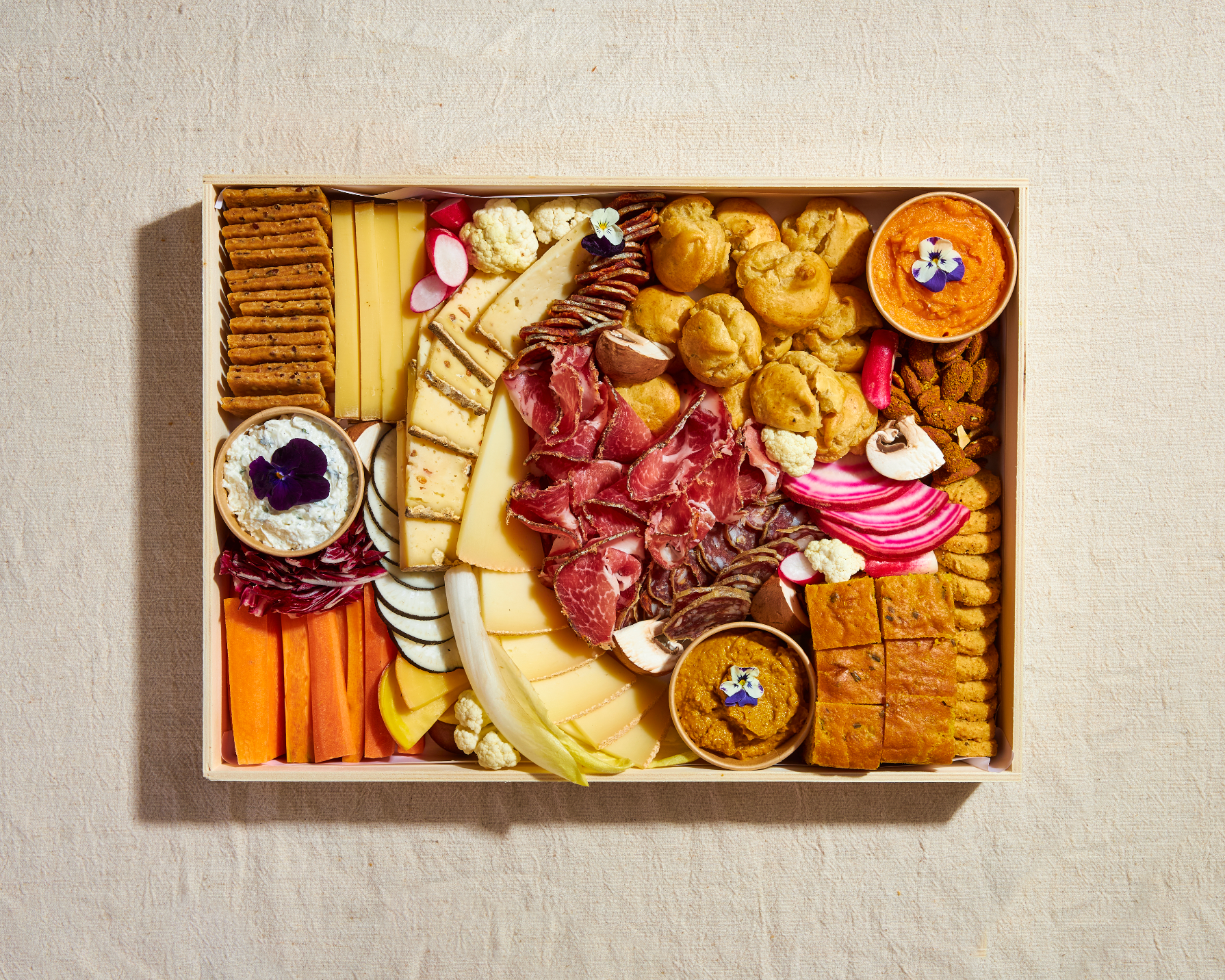 Planche avec charcuterie à partager