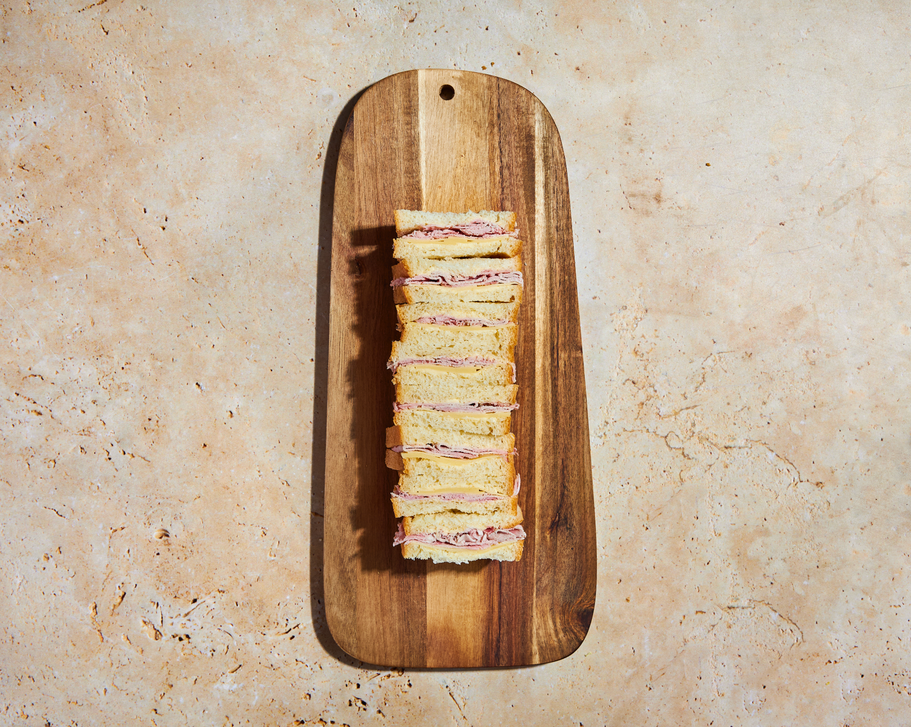 finger sandwich jambon blanc beurre comté – bouchées moelleuses pour cocktail, vendu par 2 pièces